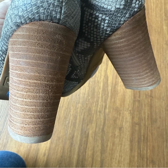 CARLOS by Carlos Santana Snakeskin Boots Womens 7.5 Lydia Faux Leather Heeled - Picture 5 of 13